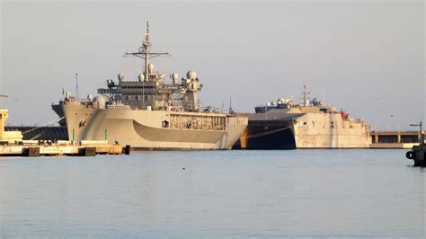 Imagen de los oficiales de la Sexta Flota de los Estados Unidos