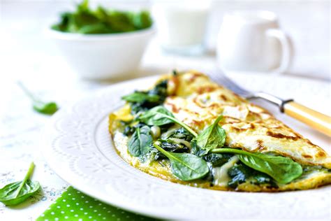 Omelette de claras con queso crema y canela