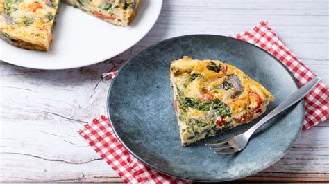 Infografía comparando tortilla española y frittata italiana