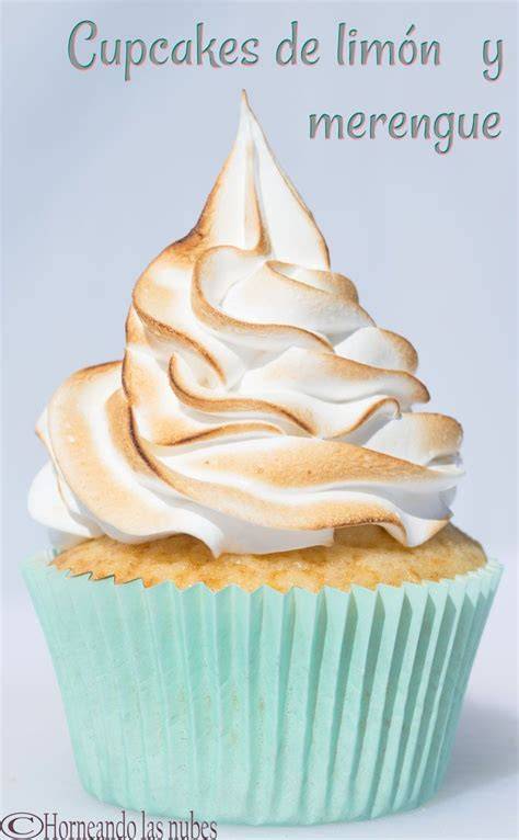 Cupcakes de limón y merengue con relleno de lemon curd