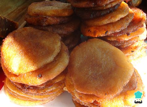 Tortillas de yuca fritas y doradas
