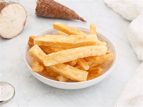 Yuca lista para ser preparada en tortillas