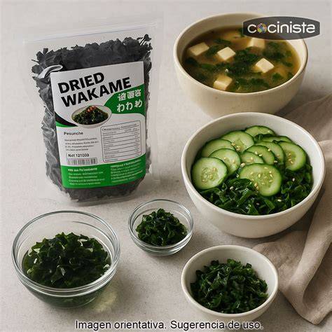 Alga wakame deshidratada y rehidratada