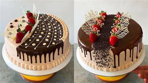 Bizcocho de chocolate decorado con ganache