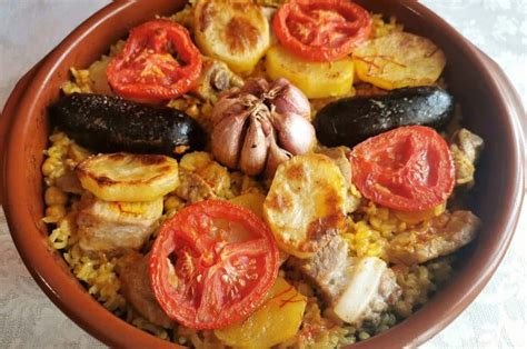 Infografía con los pasos de la receta de arroz al horno en freidora de aire