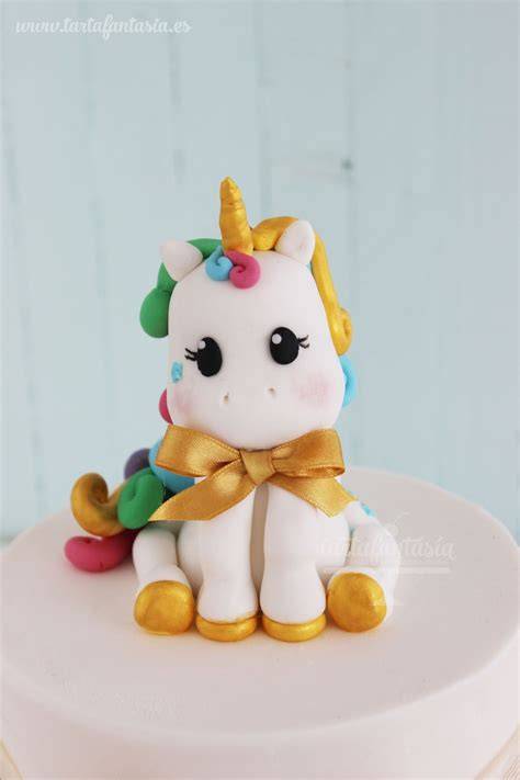 Fondant blanco para modelar detalles de unicornio