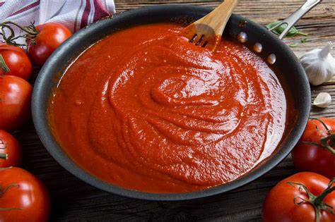 Ingredientes para arancini y salsa de tomate