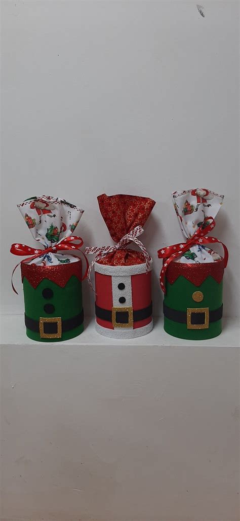 Botes de palomitas navideños decorados