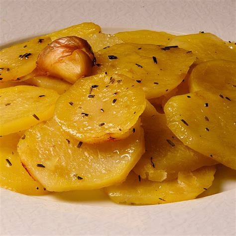 Patatas confitadas como guarnición