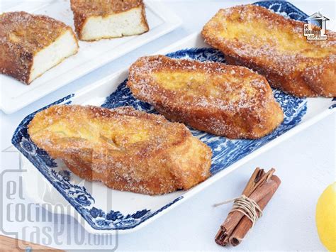 Imagen de un plato de torrijas caseras con un poco de azúcar glas