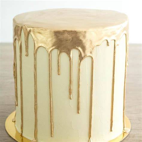 Drip cake dorado en detalle