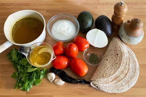 Proceso de preparación de sopa de tortilla