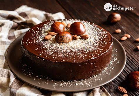 Bizcocho de piña con glaseado y chocolate