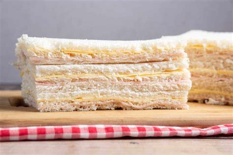 Esquema de las capas de un sándwich de miga
