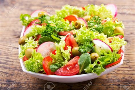 Variedad de verduras frescas para ensalada
