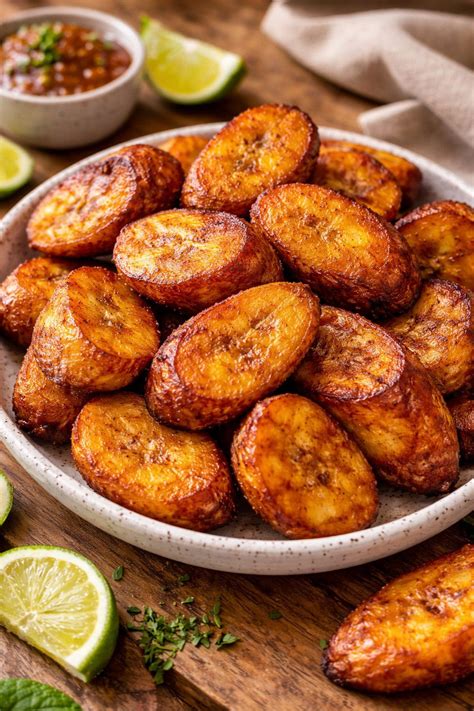 Plátanos maduros fritos como acompañamiento