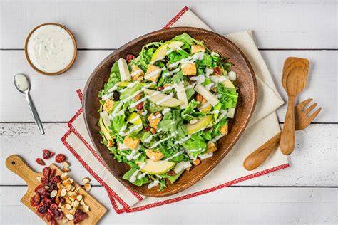 Ensalada con aderezo y toppings