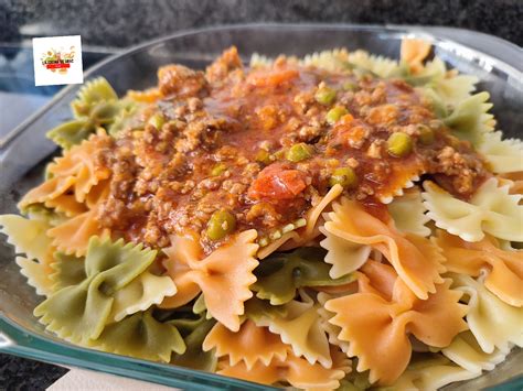 Salsa boloñesa servida con pasta