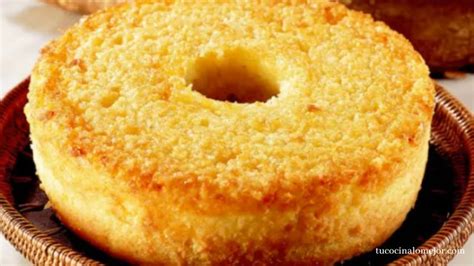 Torta de yuca con coco y piña
