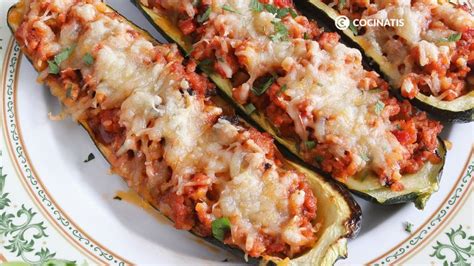 Plato de berenjenas y calabacines rellenos estilo árabe