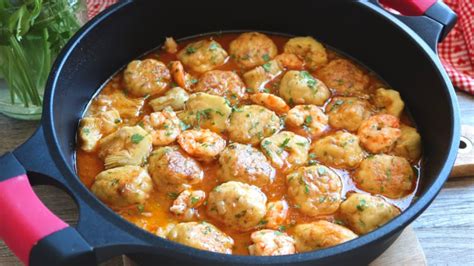 Albóndigas de pescado fritas en sartén