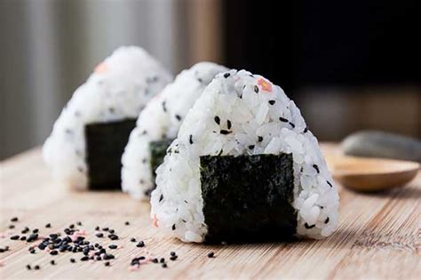 Onigiri (bolas de arroz)
