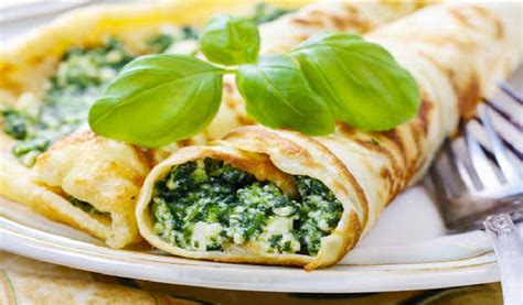 Panqueques salados rellenos de jamón y queso