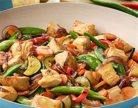 Ingredientes para pechuga de pollo con verduras