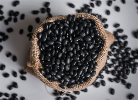 granos de poroto negro