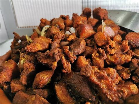 Ración de chicharrones de la Cervecería Bellota Roja