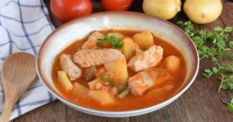 Patatas guisadas con bonito fresco