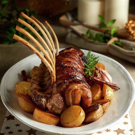 Carre de cordero asado con patatas