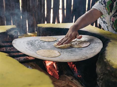Tortillas de maíz hechas a mano