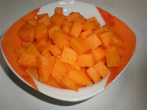 Corte de calabaza en daditos