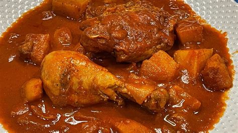Tabla nutricional de muslo de pollo guisado con pimiento y patata por 100g