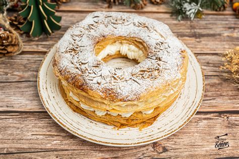 Roscón de hojaldre con decoración
