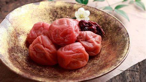 Ciruelas umeboshi tradicionales