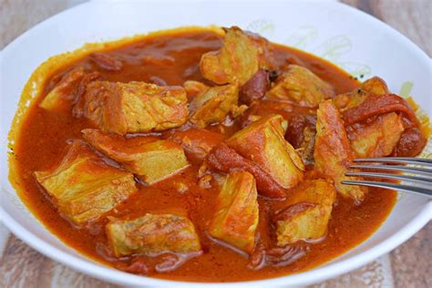 Plato de atún con tomate y pimientos