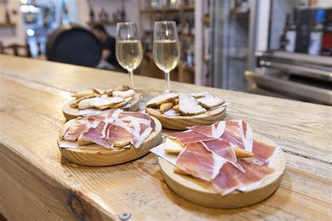 Degustación de productos ibéricos y panes artesanales