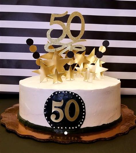Tipos de adornos para tartas de 50 años mujer