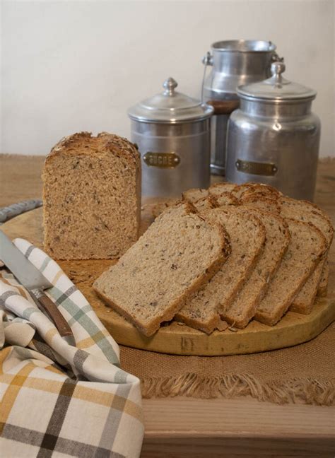 Pan de molde de espelta integral con avena