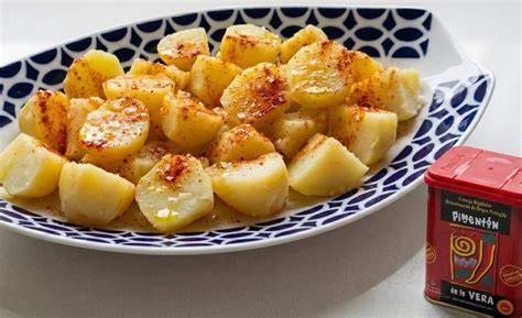 Patatas cocidas al vapor con pimentón y aceite