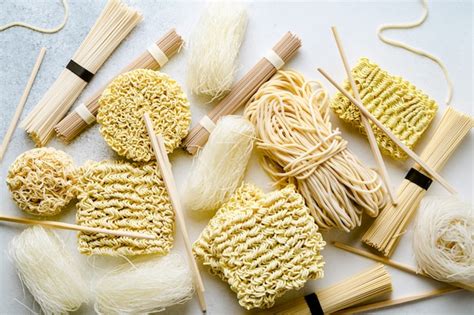 Variedad de fideos asiáticos