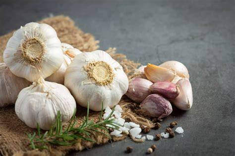 Ajo fresco y sus usos culinarios