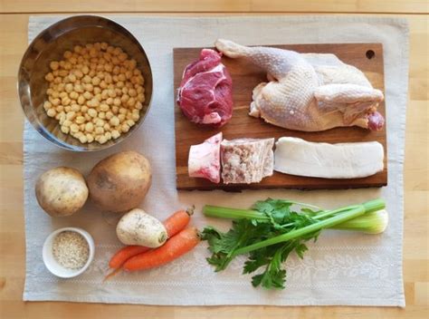 Ingredientes frescos para el puchero andaluz