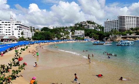 Playa Caleta, Acapulco
