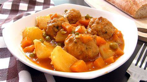 Guiso de novia valenciano con albóndigas