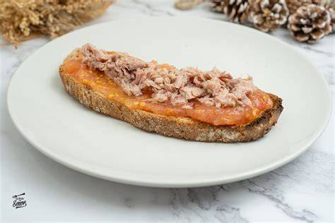 Tosta de atún gourmet con mayonesa gratinada