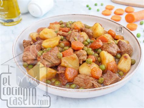 Ingredientes frescos para carne a la jardinera
