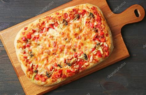 Pizza casera recién horneada